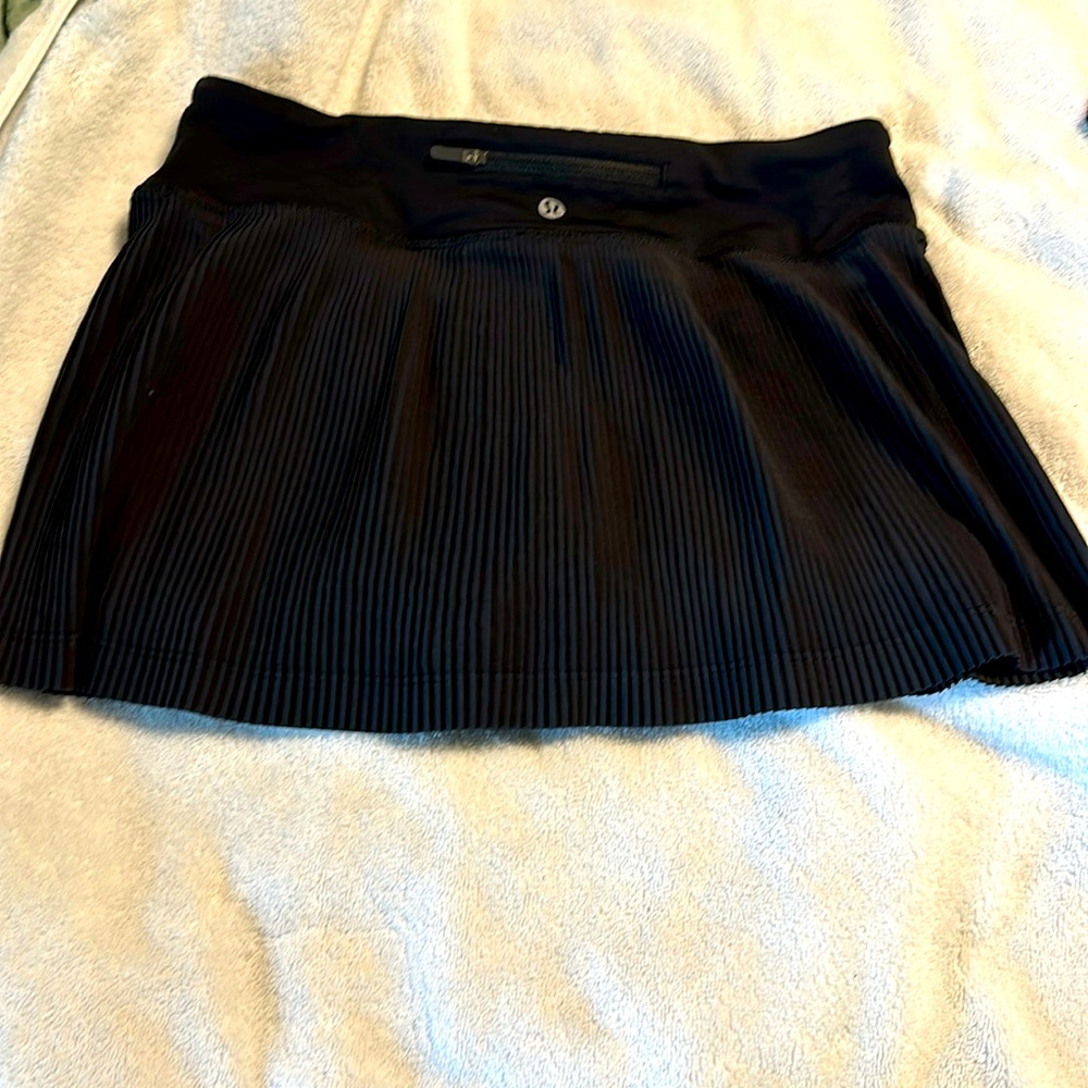 Lululemon varsity high rise size 6